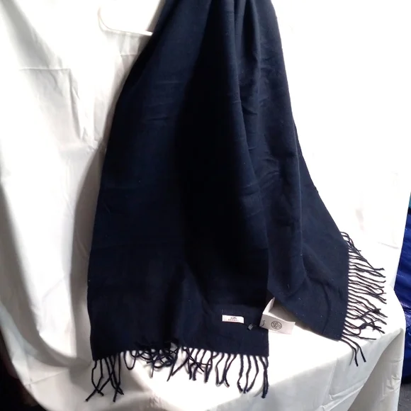 HERMES WOMEN’S NAVY BLUE CASHMERE SCARF - Picture 4 of 5